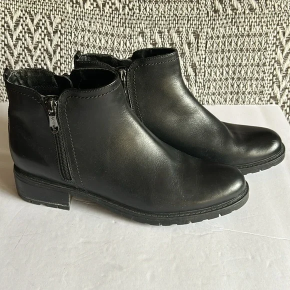 Artica Brown's Black Lug Sole Lined Chelsea Ankle Boot SZ 8 - Picture 3 of 13